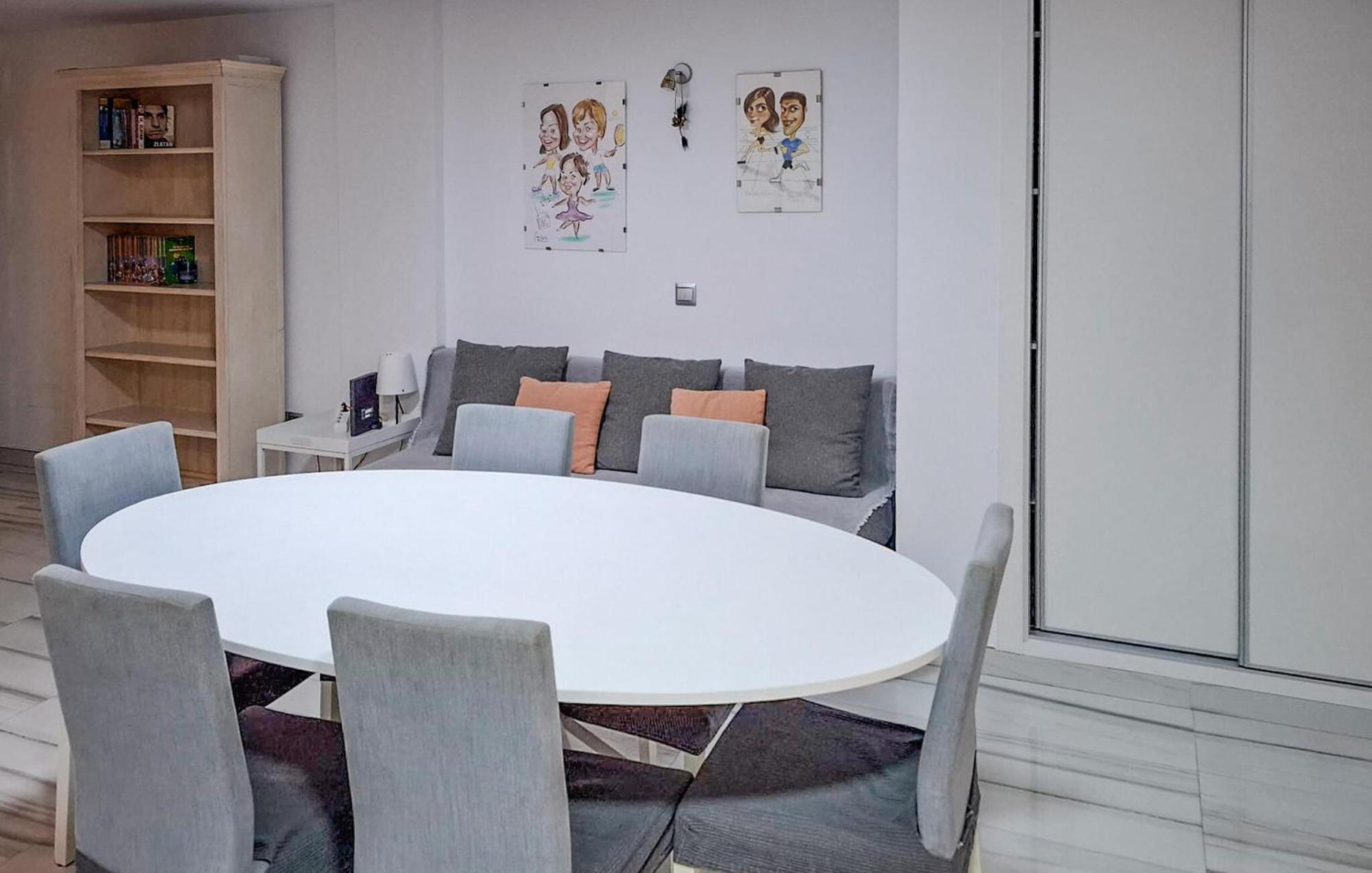 Cozy Apartment In Torremolinos With Wifi Exterior foto
